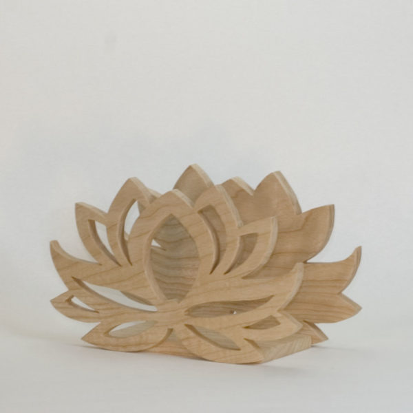 Range courrier fleur de lotus en frêne vue 1 bois massif artisanat français