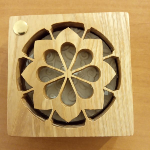Boîte diffuseur d'huiles essentielles motif "Rosace Lotus"