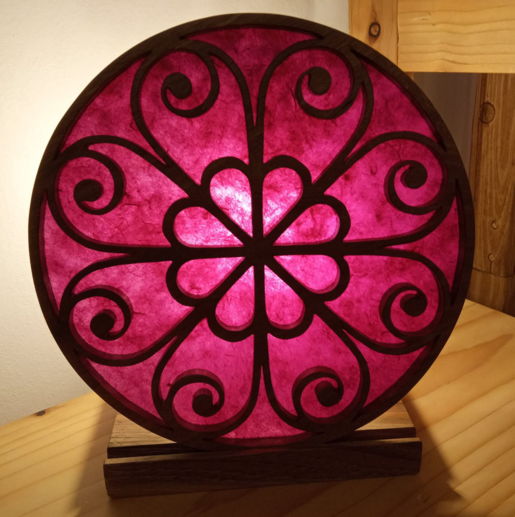 lampe à poser rosace fleur spiralée