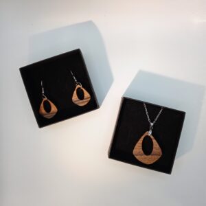 bijoux artisanaux en bois